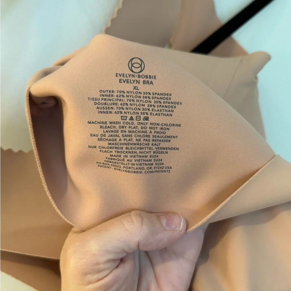 Seamless Nude Bra - Picture 4 of 4